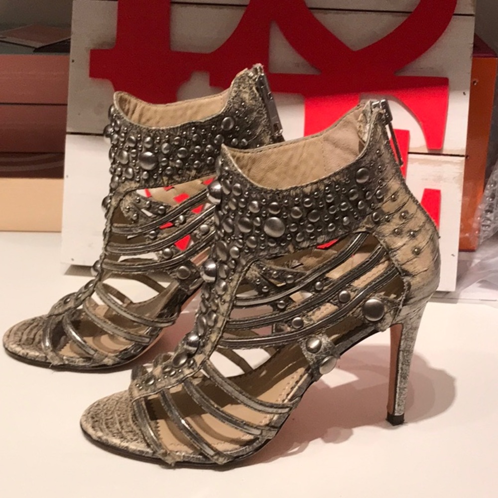 Shoes - Picture 4 of 4